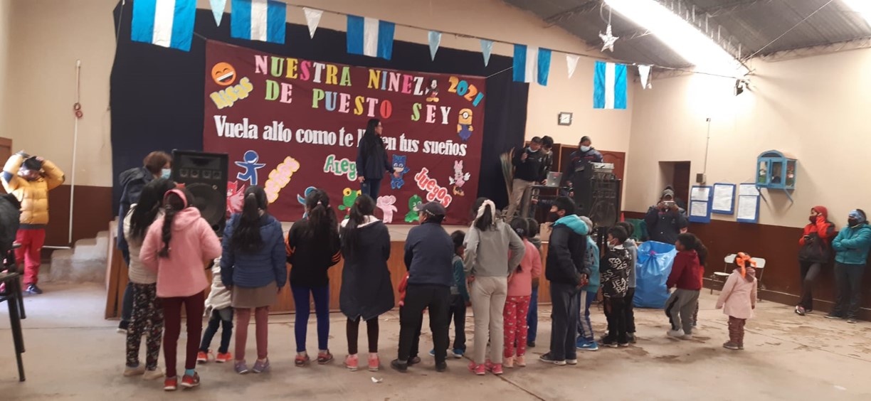 赞助本地开学季庆；疃